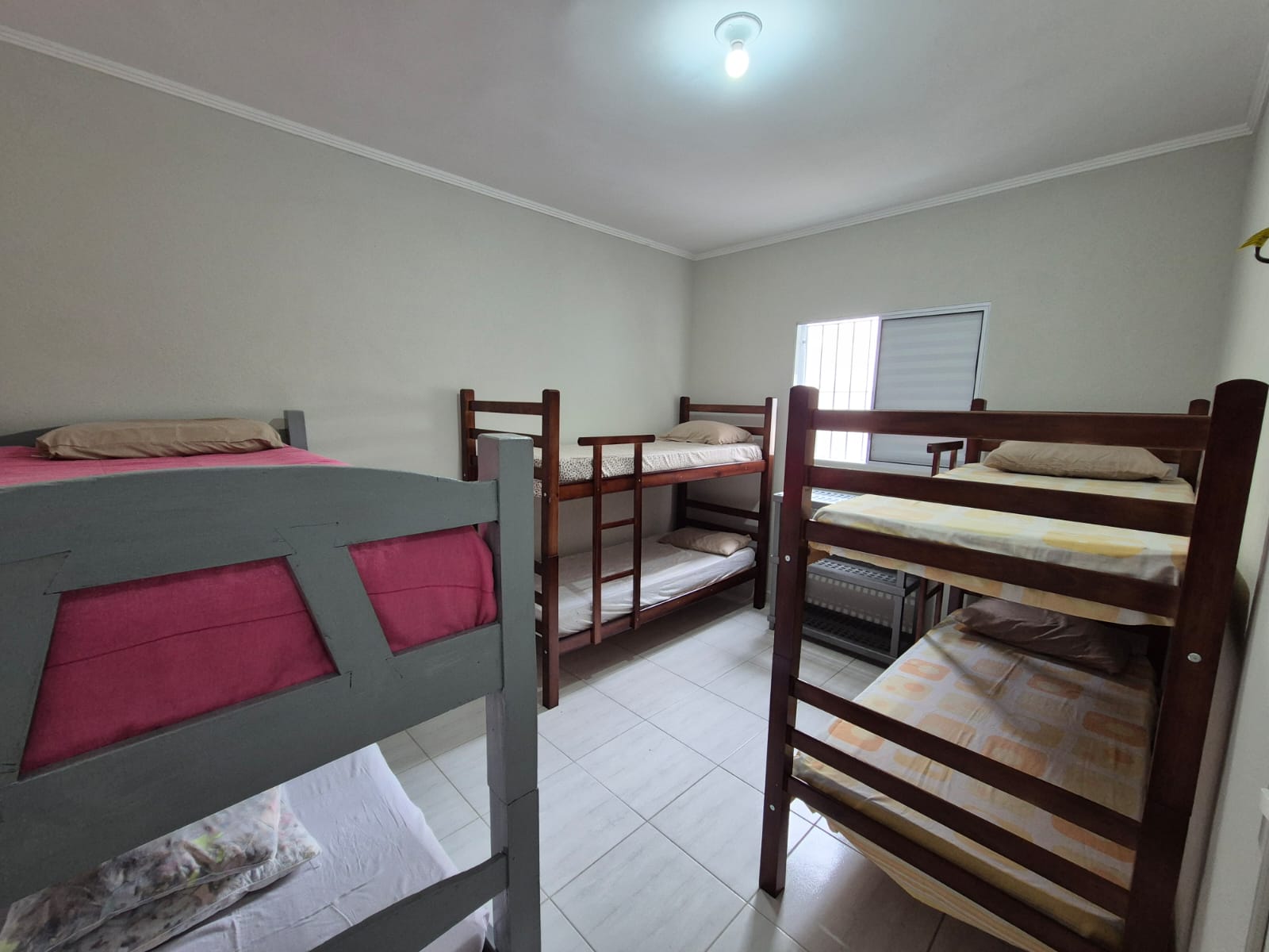 CASA PARA TEMPORADA PRÓXIMA AO MAR EM PERUÍBE