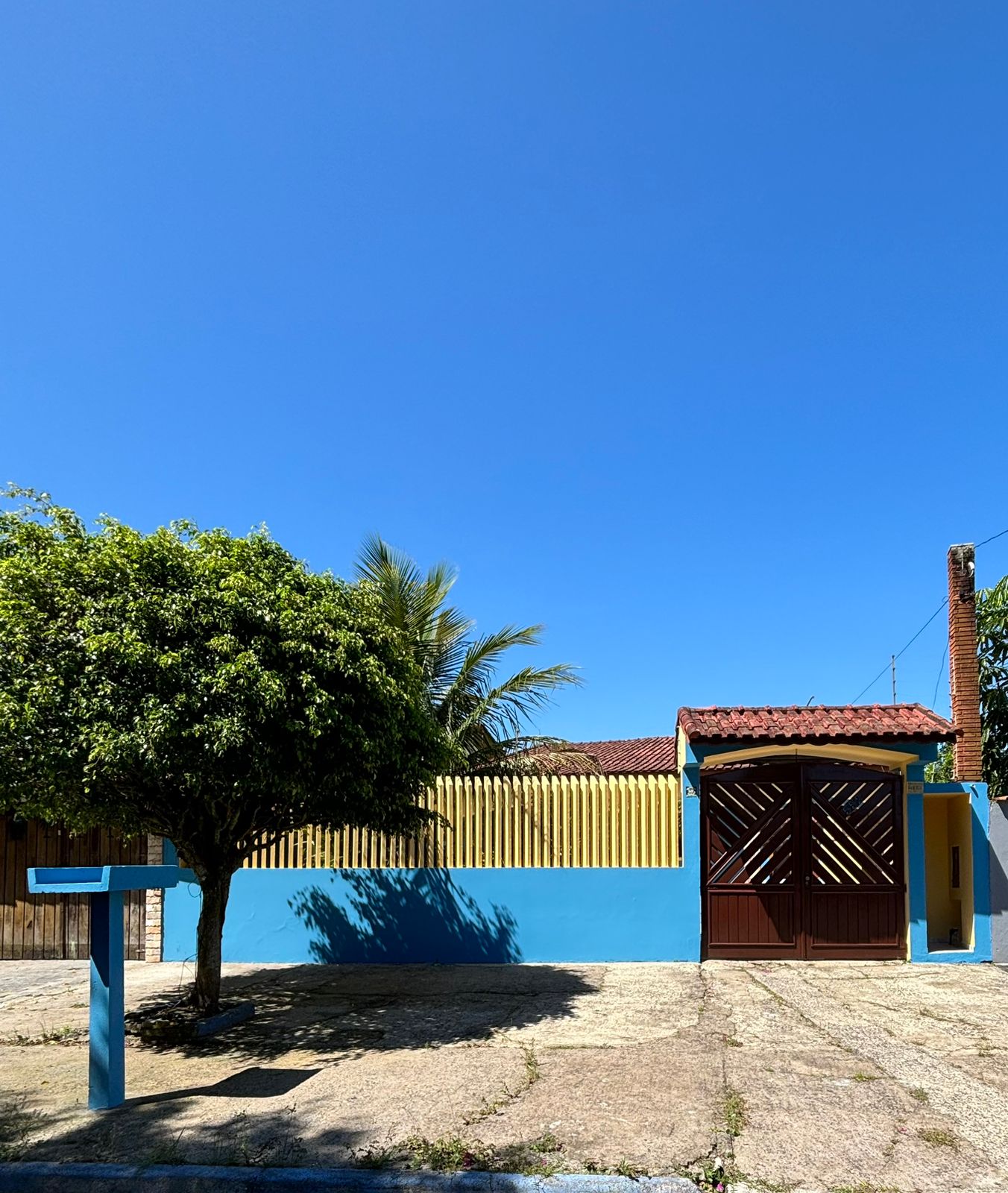 Casa à Venda com 3 Quartos e Edícula 