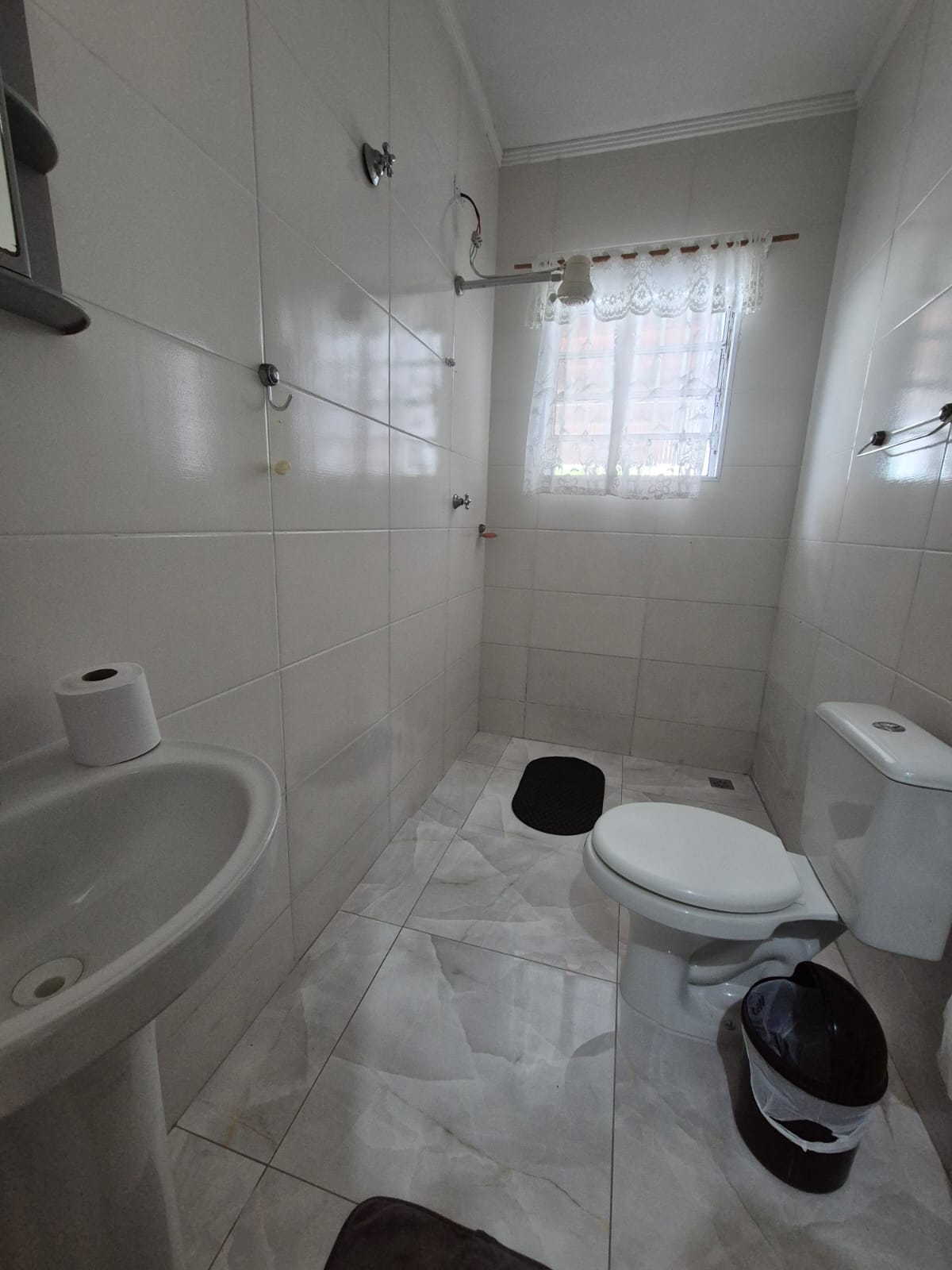 CASA COM PISCINA - LOCAÇÃO PARA TEMPORADA -EM PERUÍBE