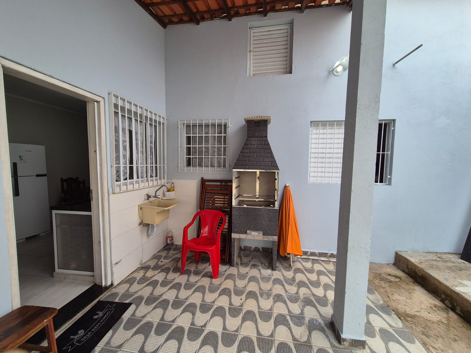 CASA COM PISCINA - LOCAÇÃO PARA TEMPORADA -EM PERUÍBE