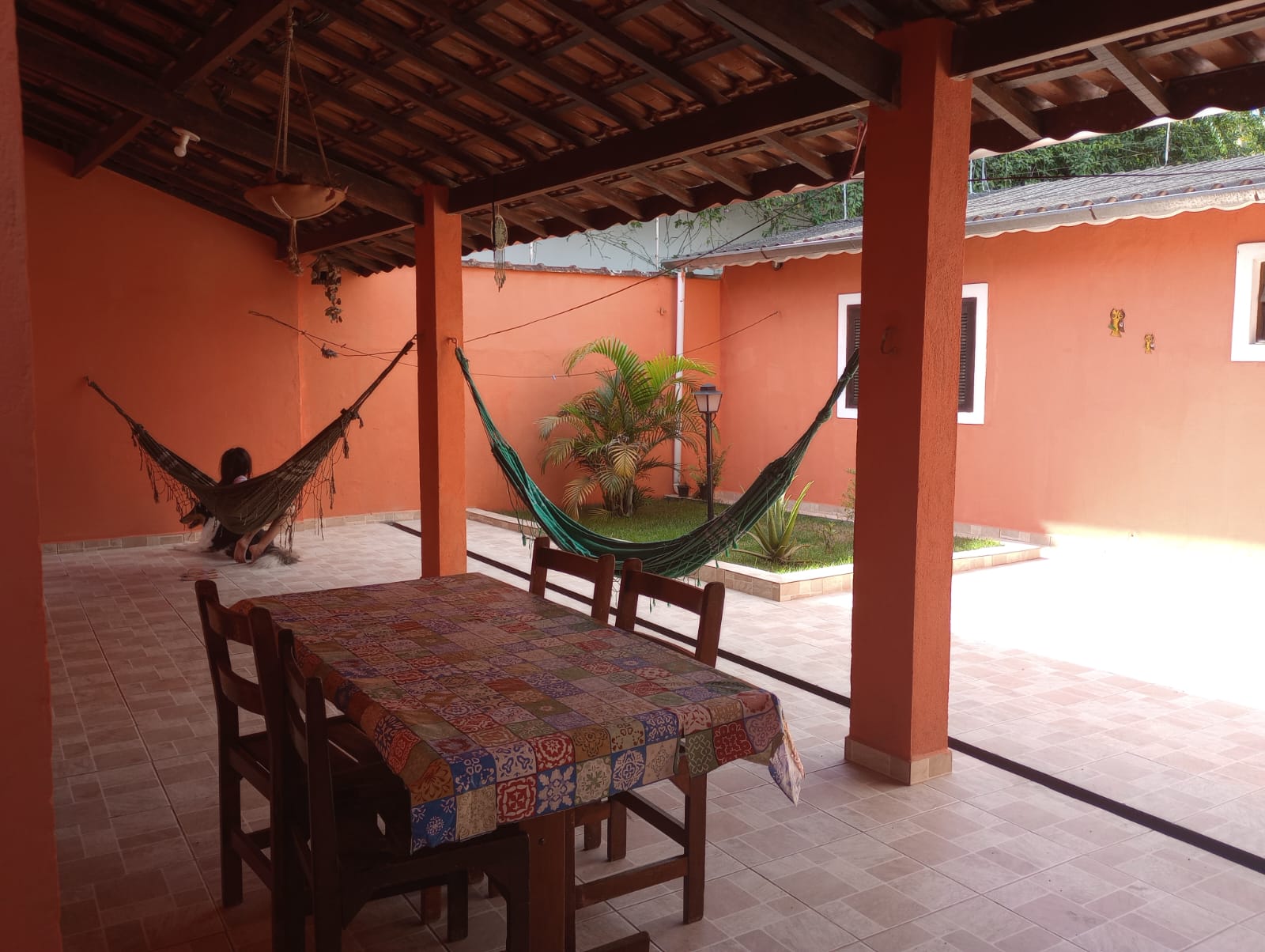 VENDE-SE LINDA CASA EM PERUÍBE