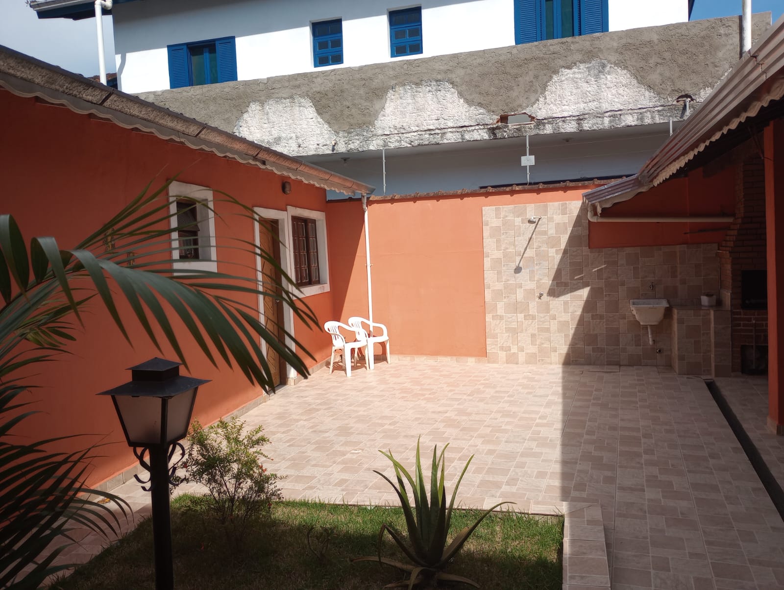 VENDE-SE LINDA CASA EM PERUÍBE