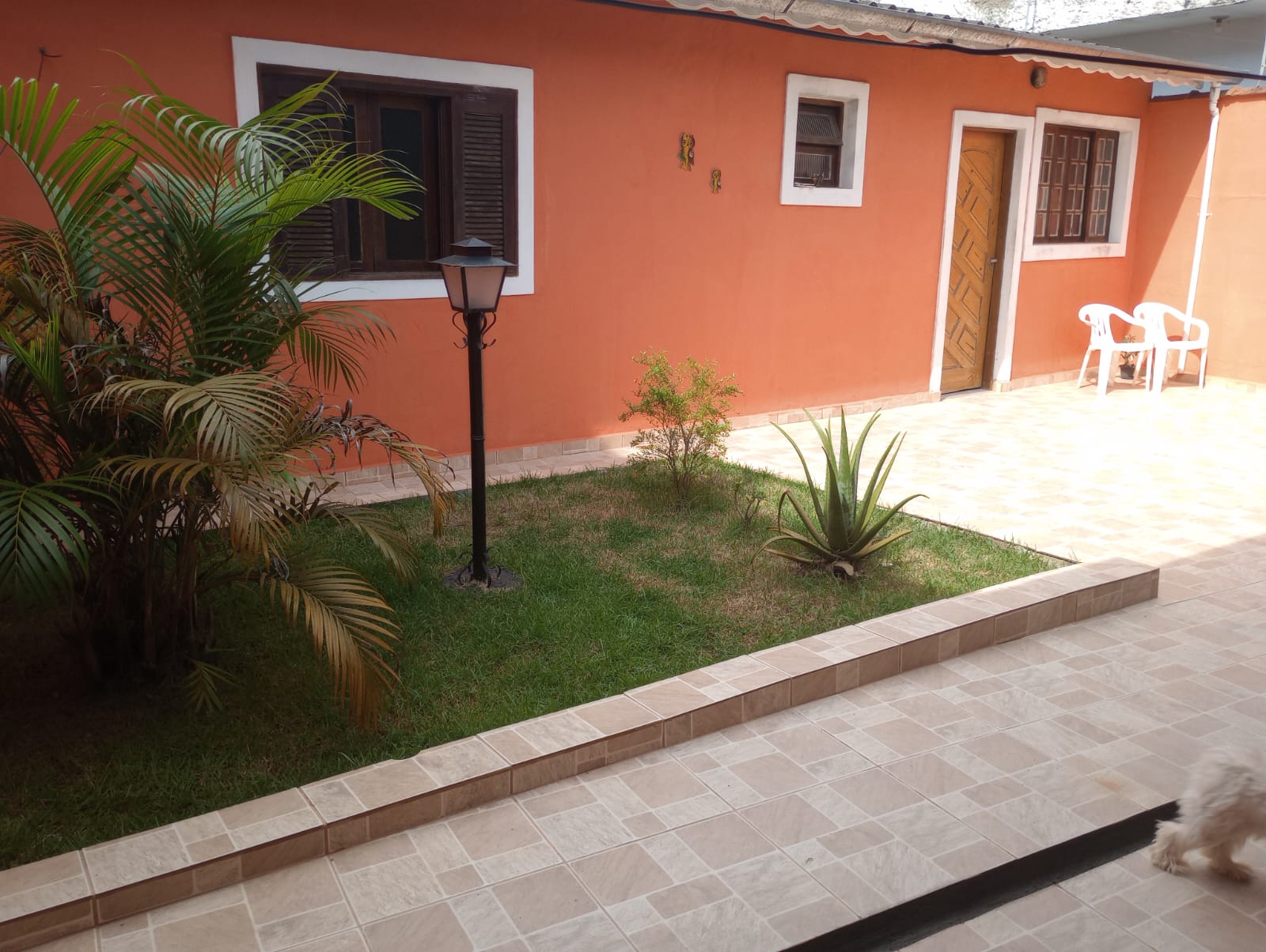 VENDE-SE LINDA CASA EM PERUÍBE