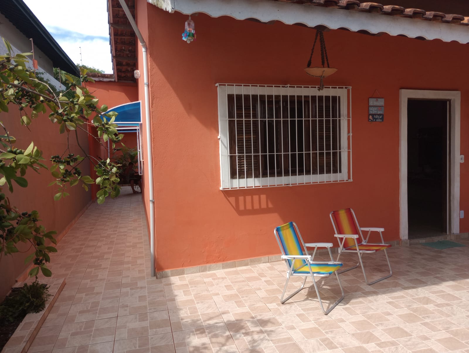 VENDE-SE LINDA CASA EM PERUÍBE