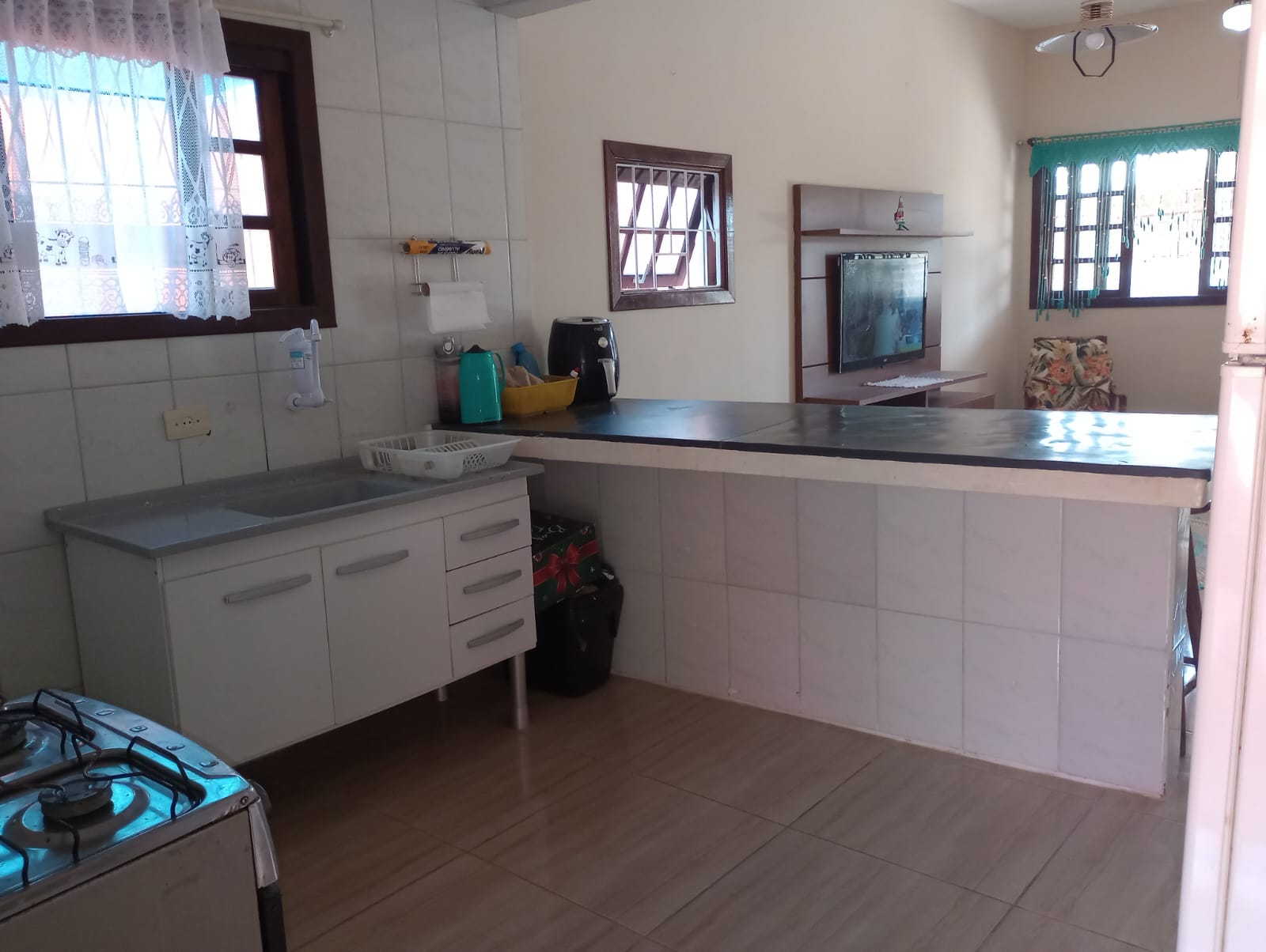 VENDE-SE LINDA CASA EM PERUÍBE