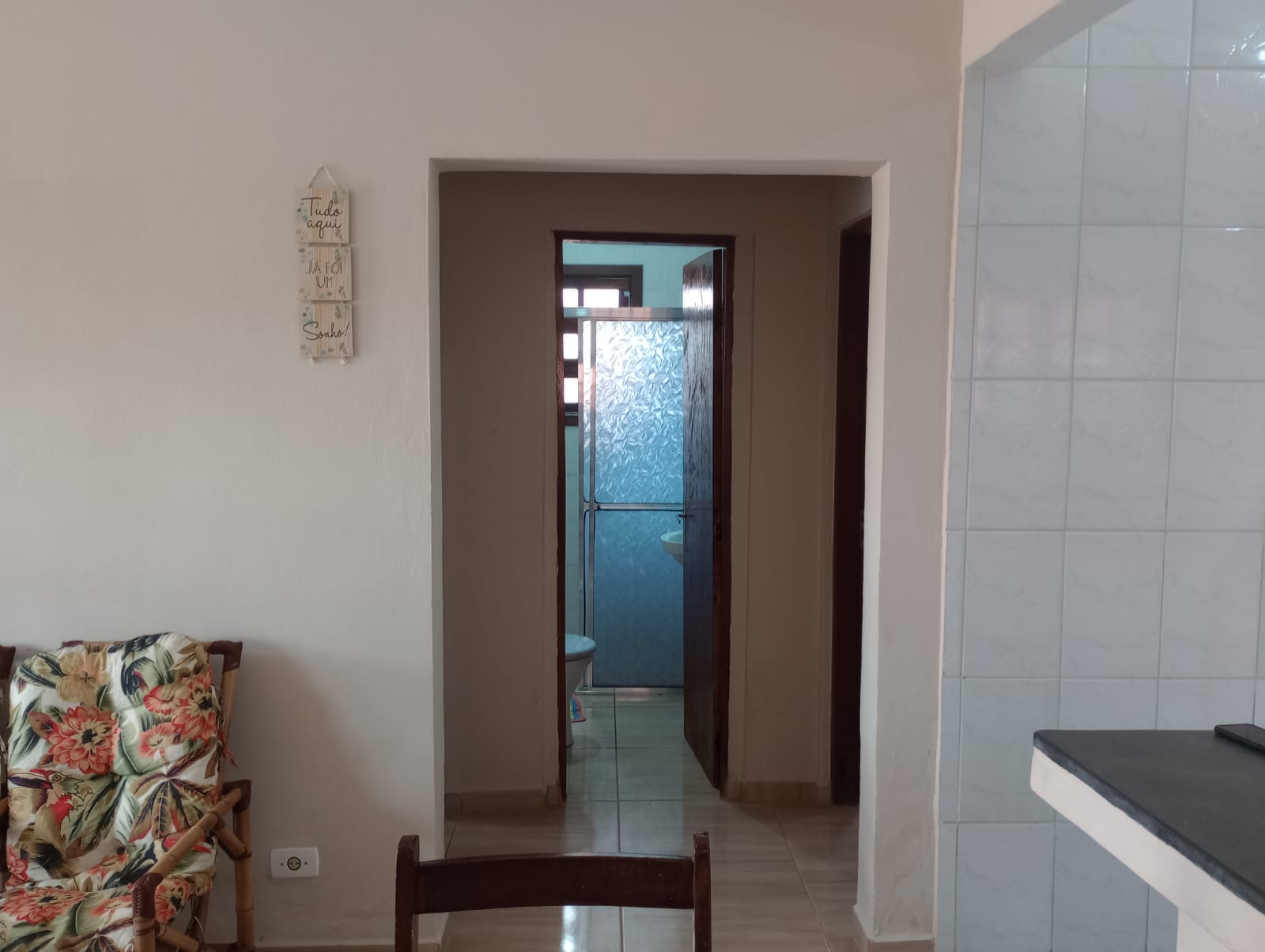 VENDE-SE LINDA CASA EM PERUÍBE