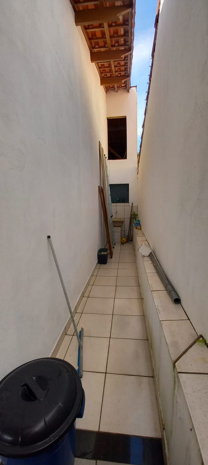 CASA A VENDA EM PERUÍBE A 800 M DA PRAIA