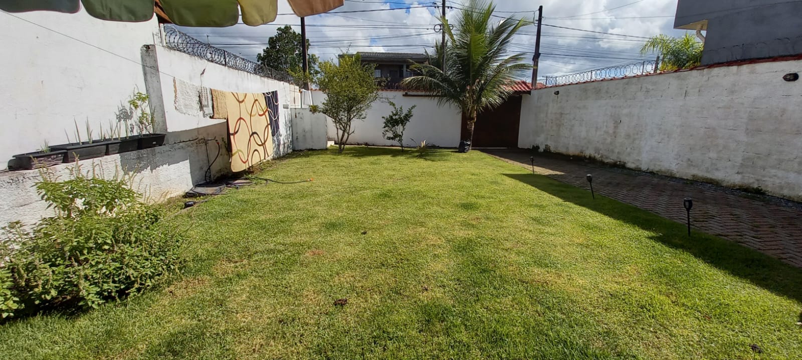 CASA A VENDA EM PERUÍBE A 800 M DA PRAIA