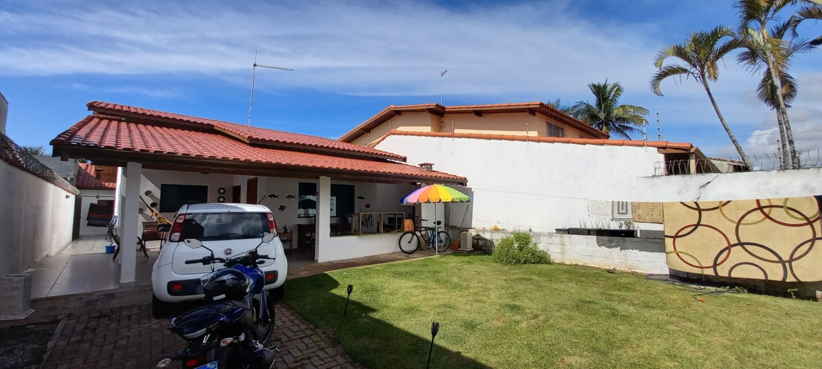 CASA A VENDA EM PERUÍBE A 800 M DA PRAIA