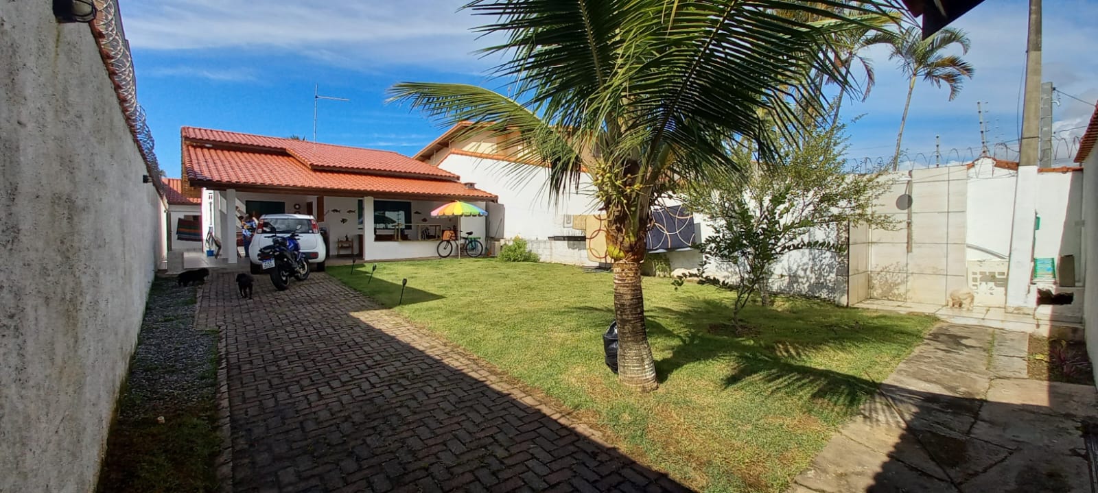 CASA A VENDA EM PERUÍBE A 800 M DA PRAIA