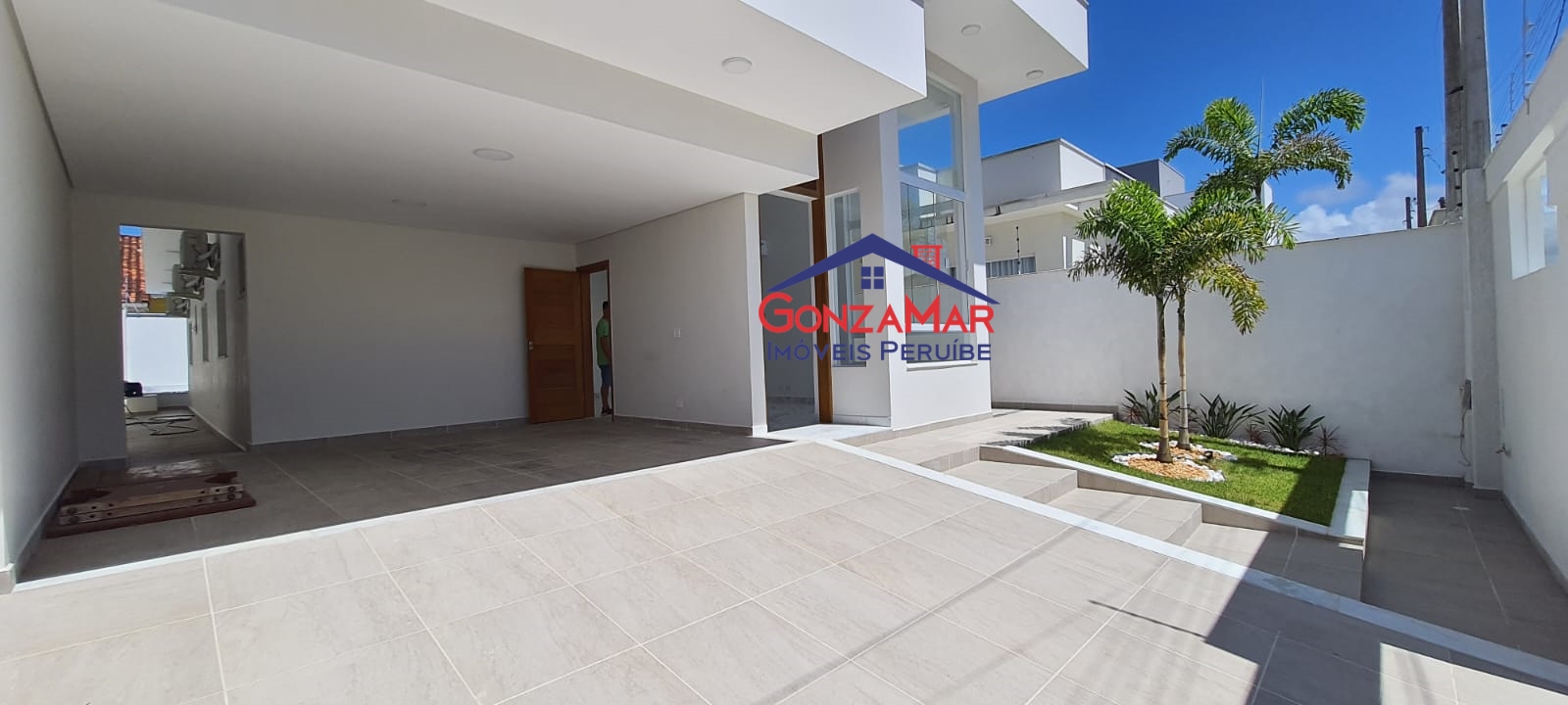 VENDE-SE LINDA CASA DE ALTO PADRÃO EM PERUÍBE 200 M DA PRAIA 