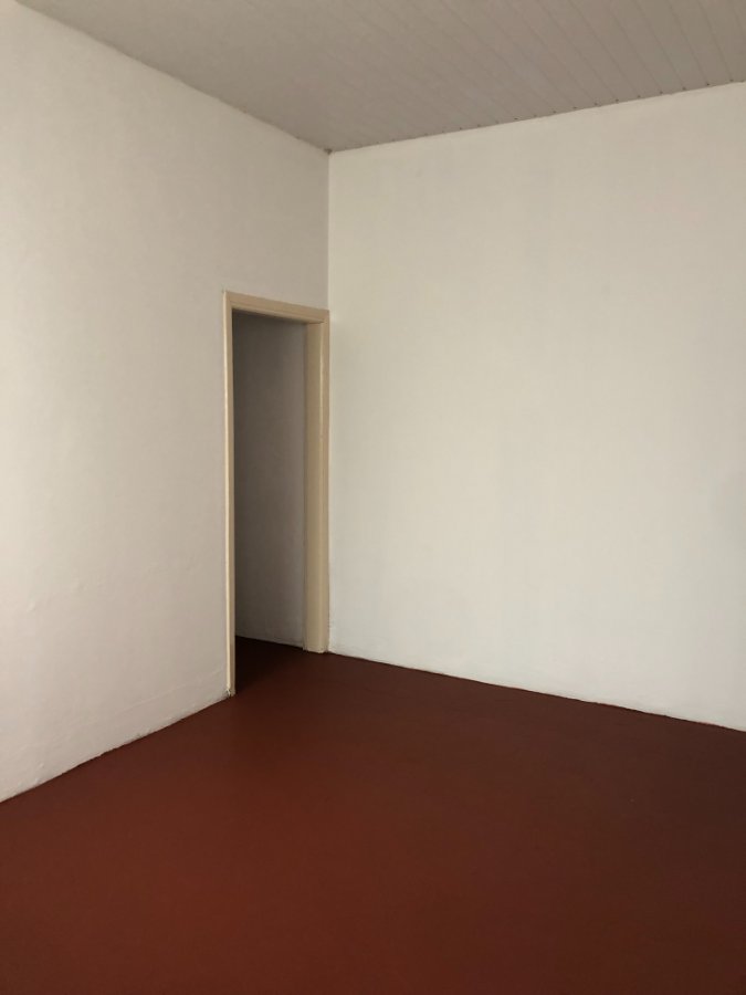 Casa para Alugar em Vila Imperial, São José do Rio Preto - 2 Quartos, Quintal e 1 Vaga