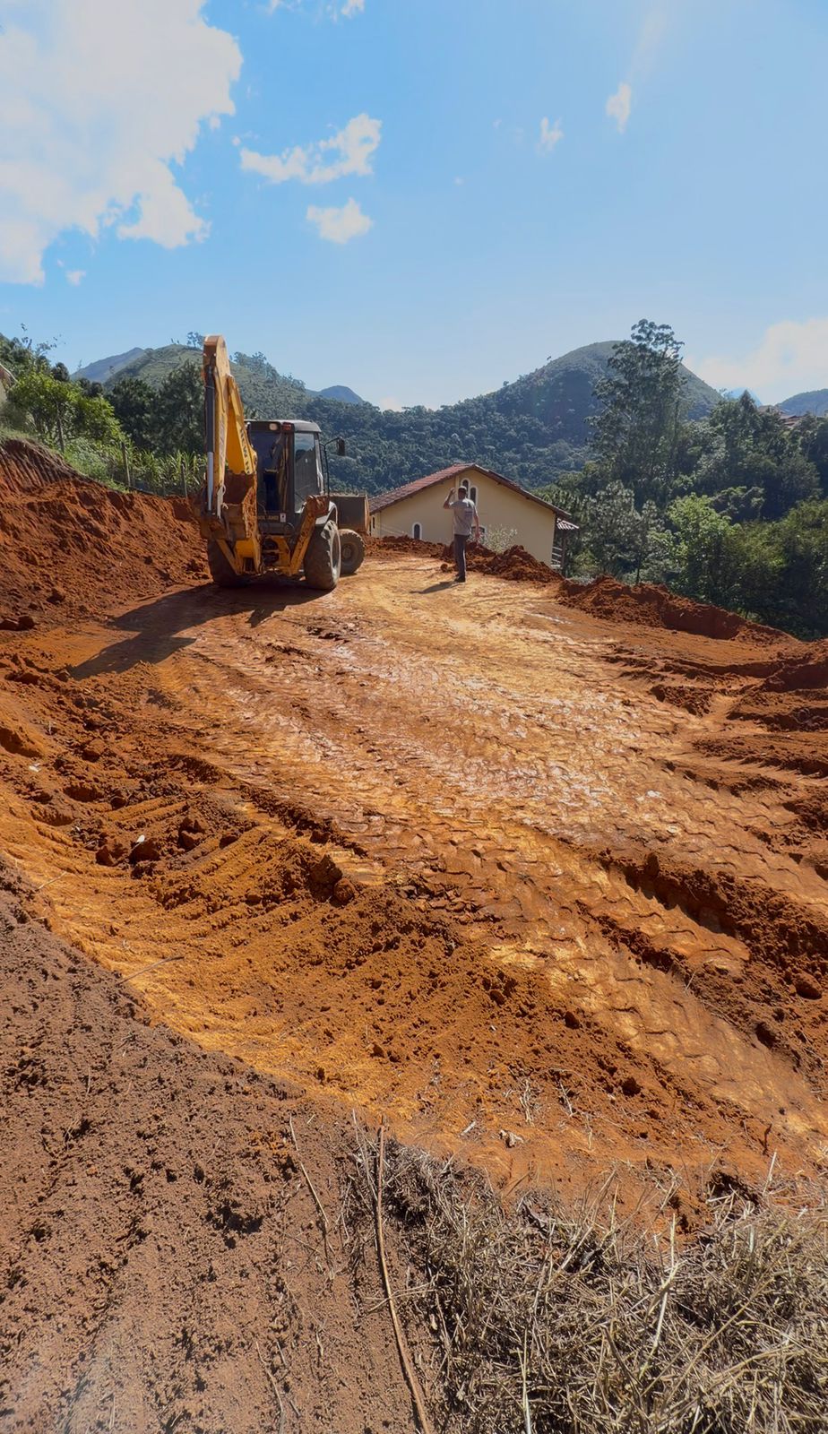 Dois Terrenos Juntos no Samambaia, Petrópolis - 1.880m² com Infraestrutura