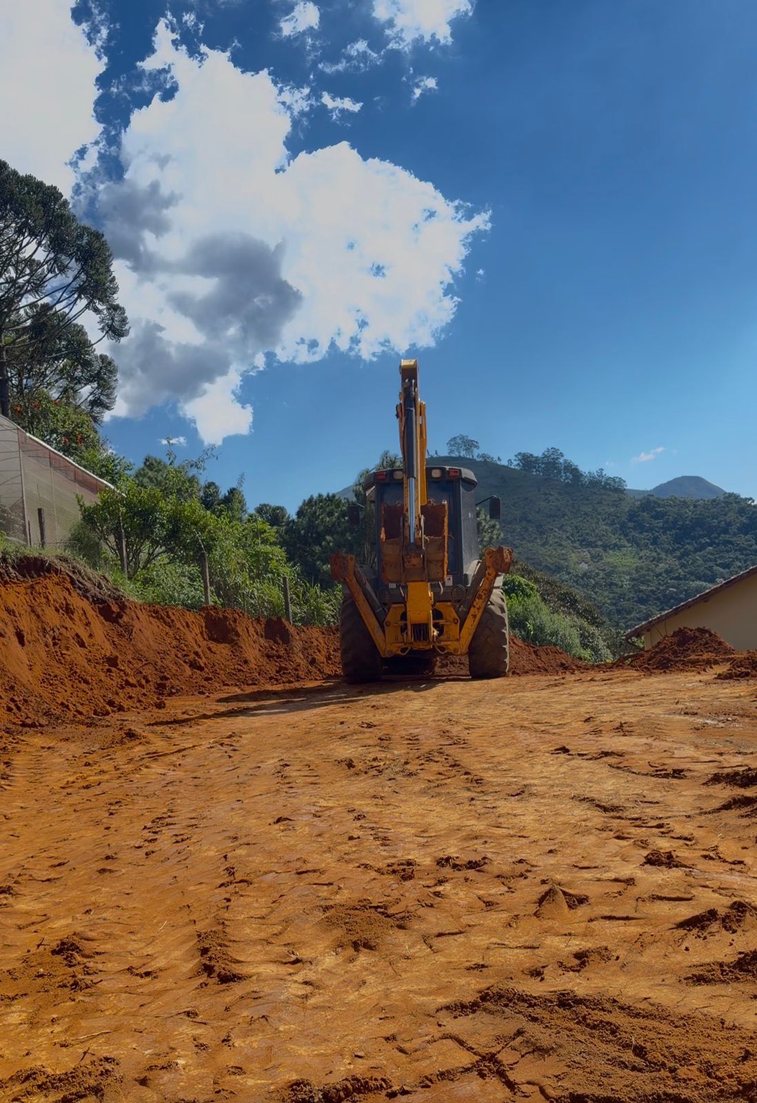 Dois Terrenos Juntos no Samambaia, Petrópolis - 1.880m² com Infraestrutura