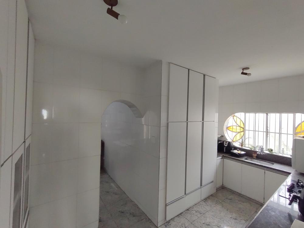 Casa à venda com 4 quartos, 320m² - Foto 27