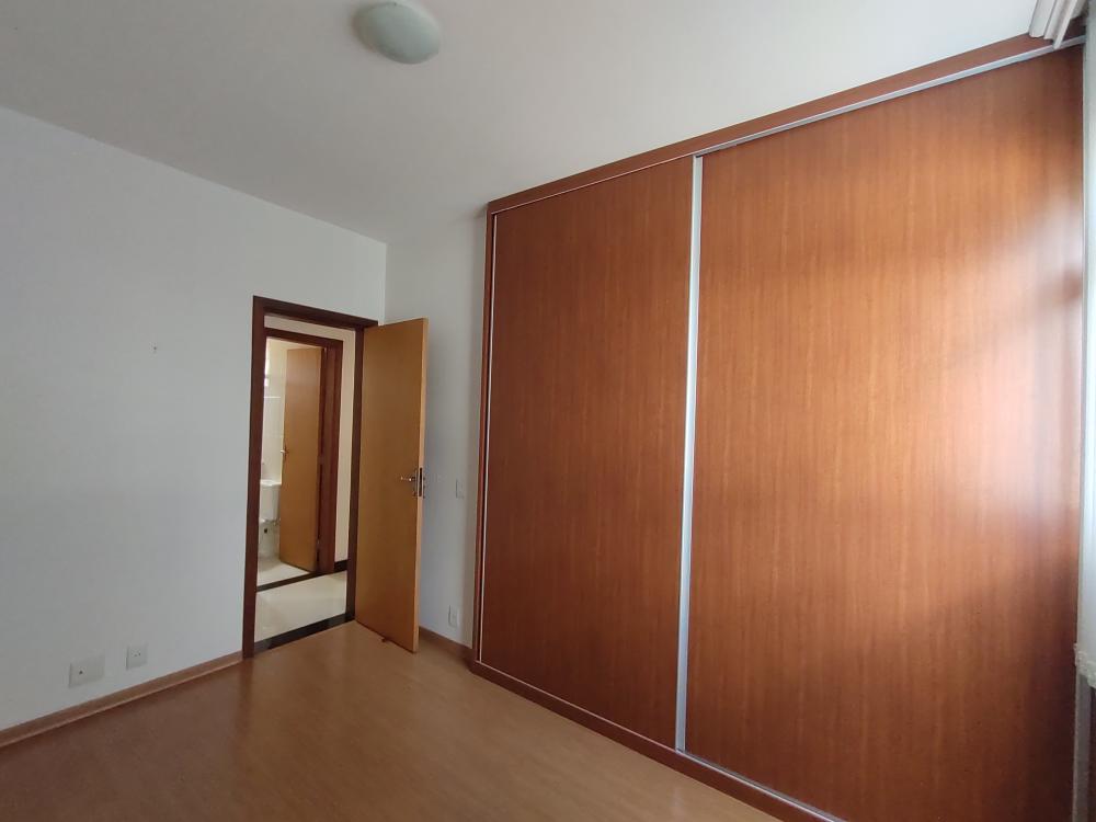 Apartamento à venda com 3 quartos, 80m² - Foto 12