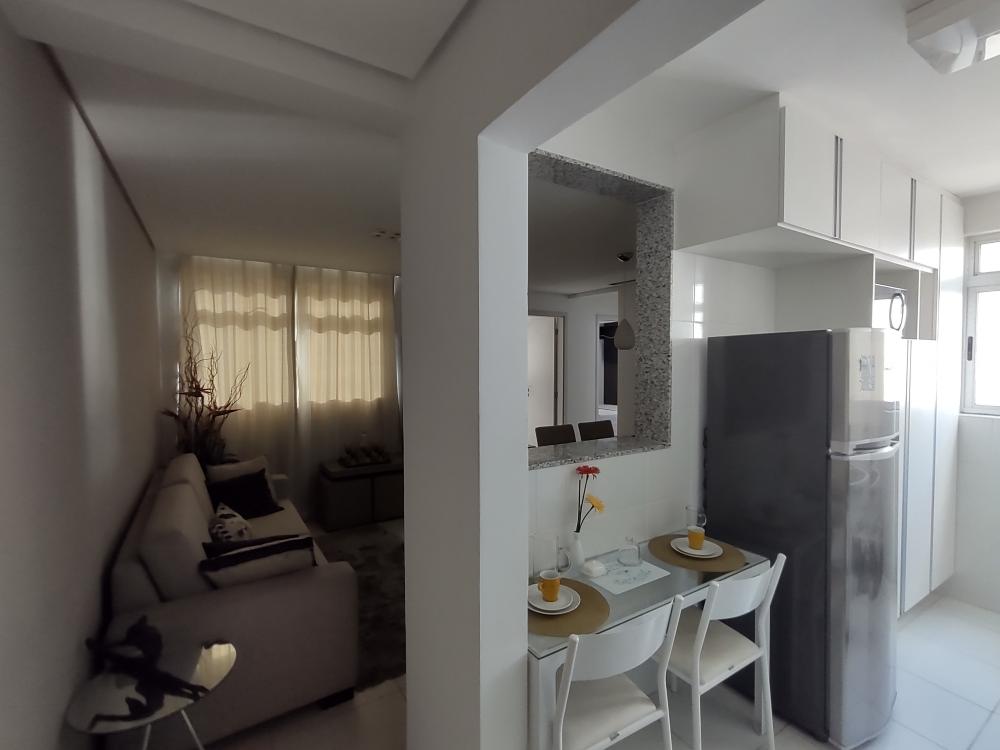 Apartamento à venda com 3 quartos, 62m² - Foto 2