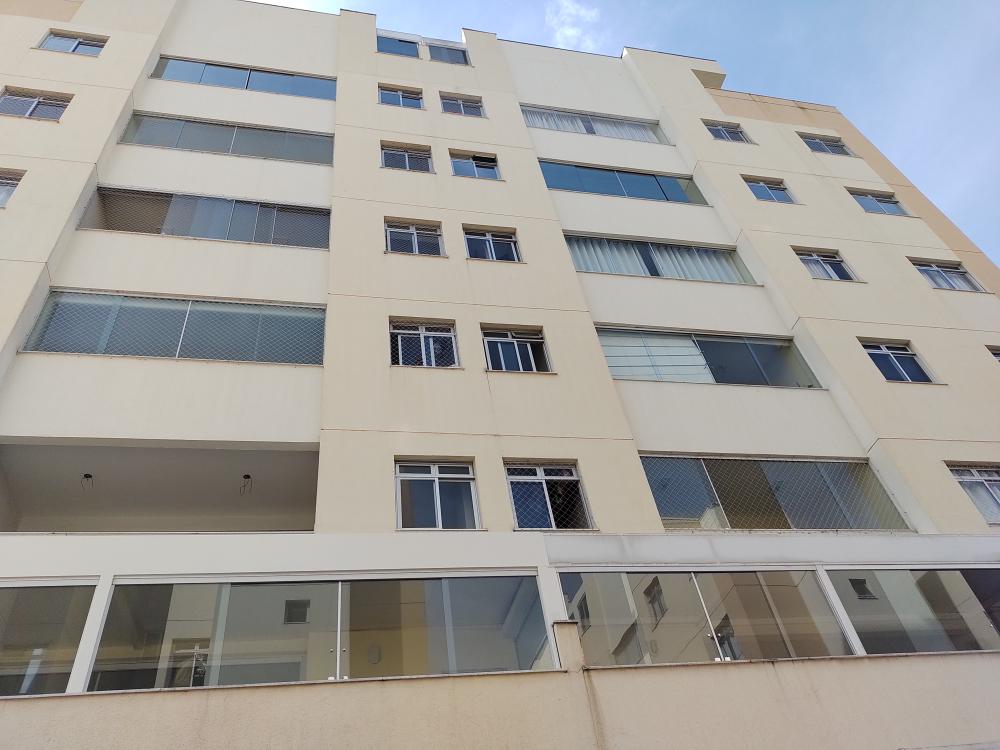 Apartamento à venda com 3 quartos, 72m² - Foto 1