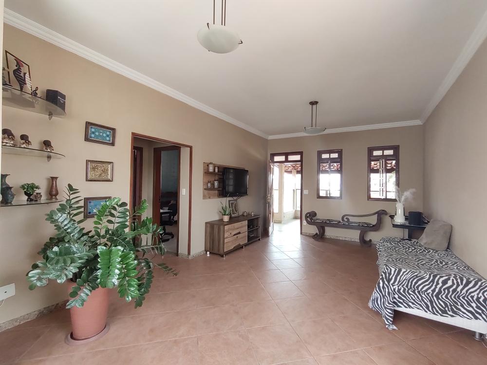 Casa à venda com 5 quartos, 220m² - Foto 15