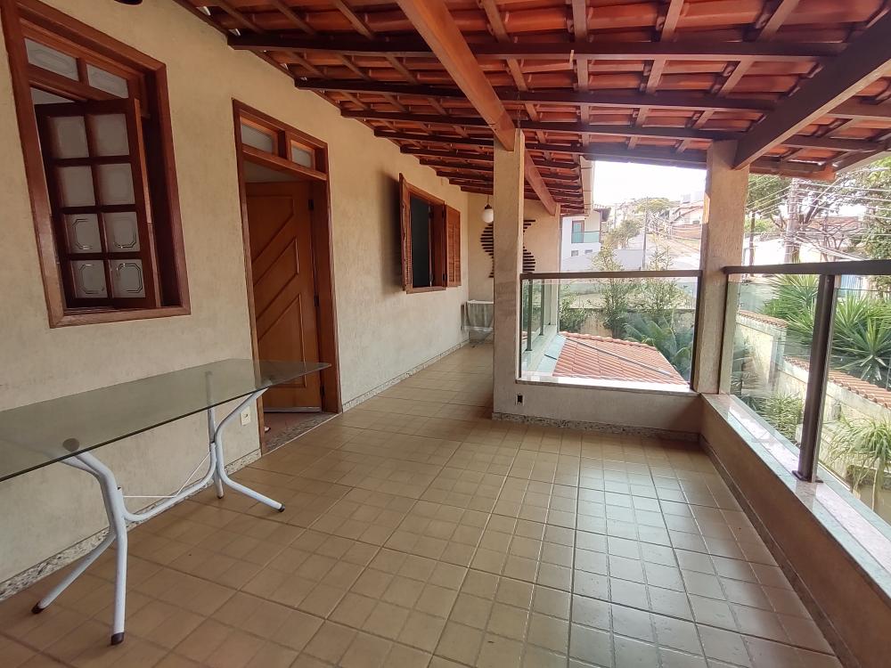 Casa à venda com 5 quartos, 220m² - Foto 16