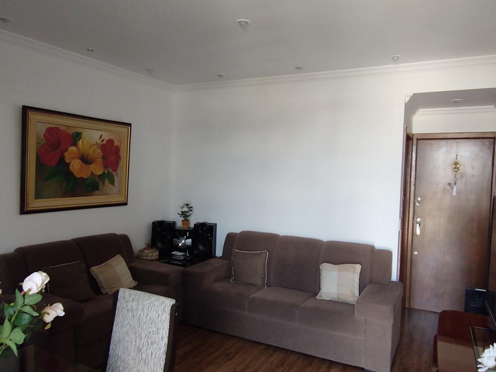 Apartamento à venda com 3 quartos, 77m² - Foto 2