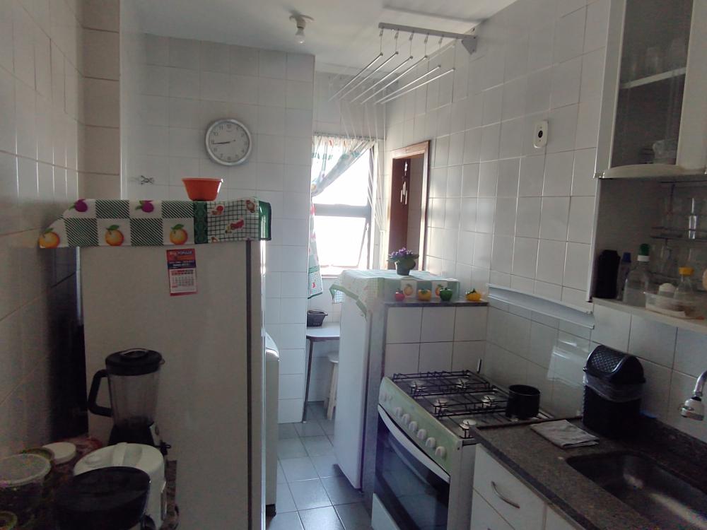 Apartamento à venda com 3 quartos, 77m² - Foto 3