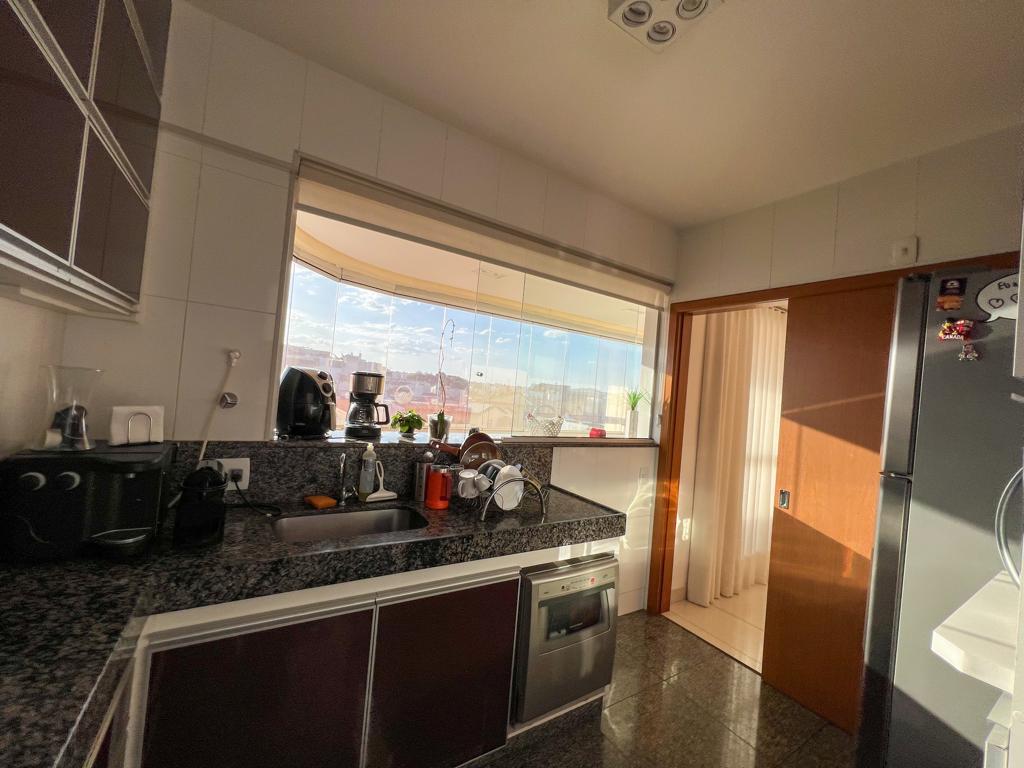 Casa à venda com 3 quartos, 180m² - Foto 13