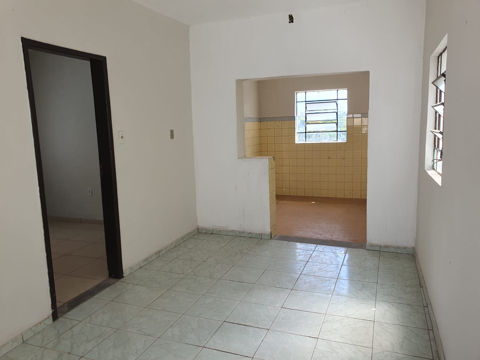 Casa à venda com 2 quartos, 70m² - Foto 7