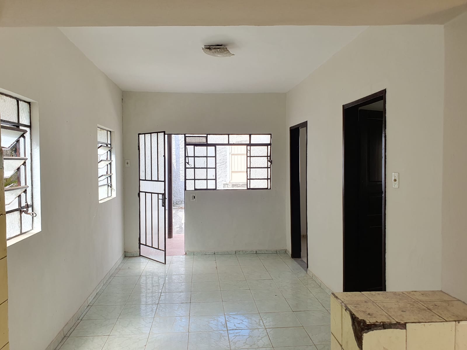 Casa à venda com 2 quartos, 70m² - Foto 5