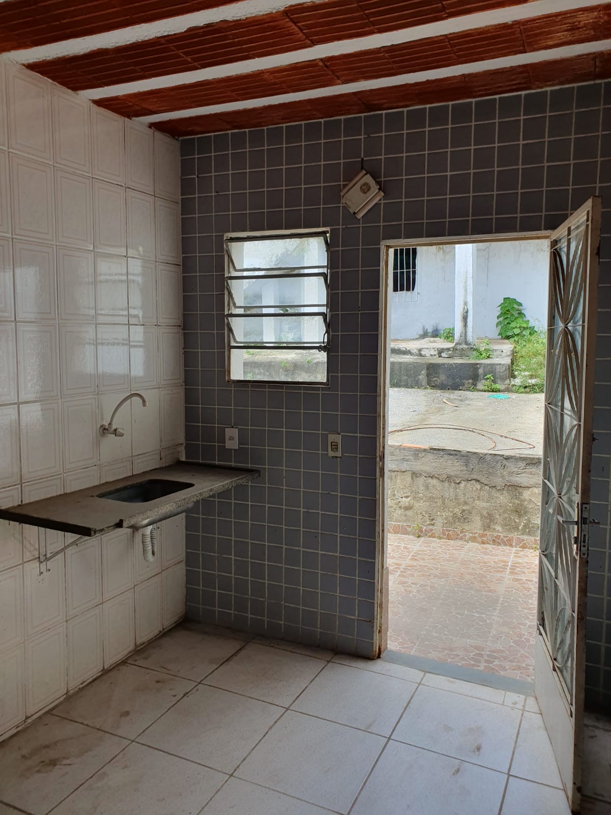 Casa à venda com 2 quartos, 70m² - Foto 14