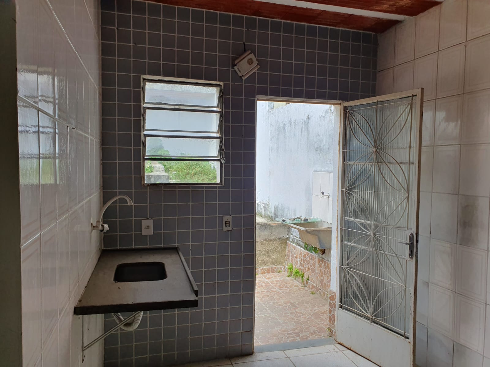 Casa à venda com 2 quartos, 70m² - Foto 12