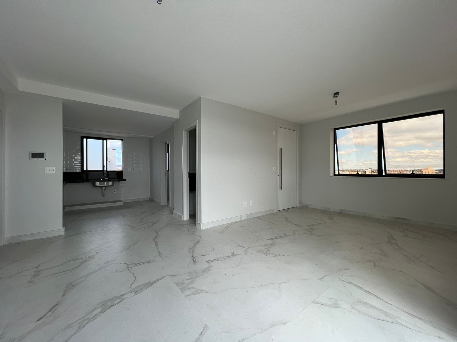 Apartamento à venda com 4 quartos, 132m² - Foto 2