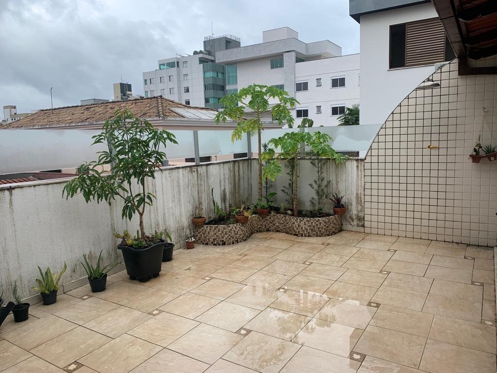 Apartamento à venda com 3 quartos, 130m² - Foto 2