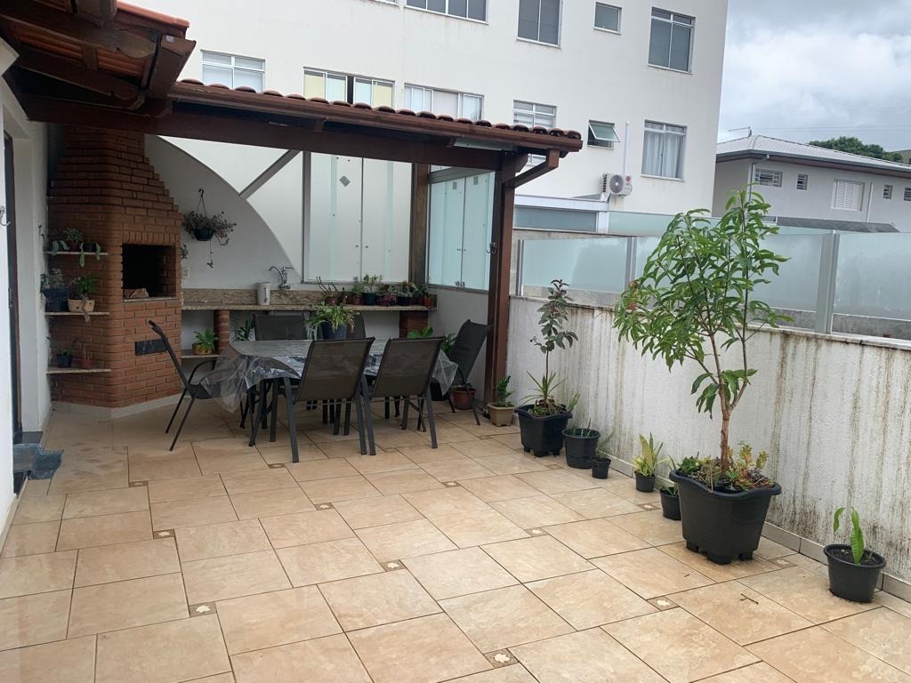 Apartamento à venda com 3 quartos, 130m² - Foto 1