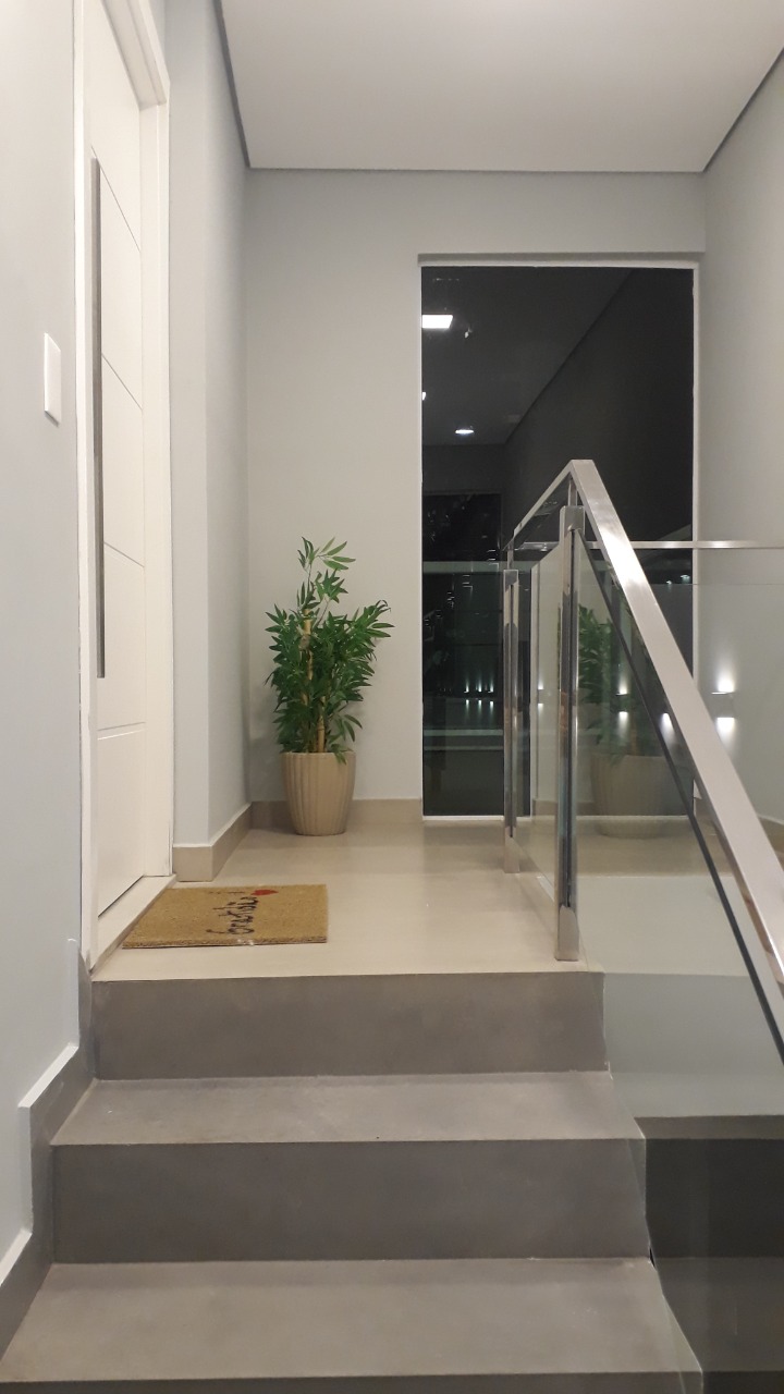 Casa à venda com 3 quartos, 327m² - Foto 4