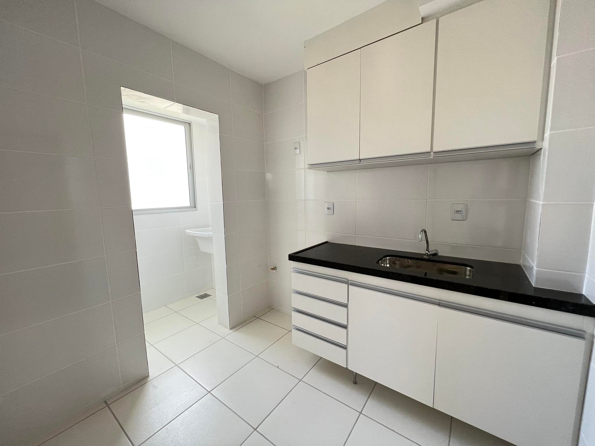 Apartamento à venda com 2 quartos, 65m² - Foto 3