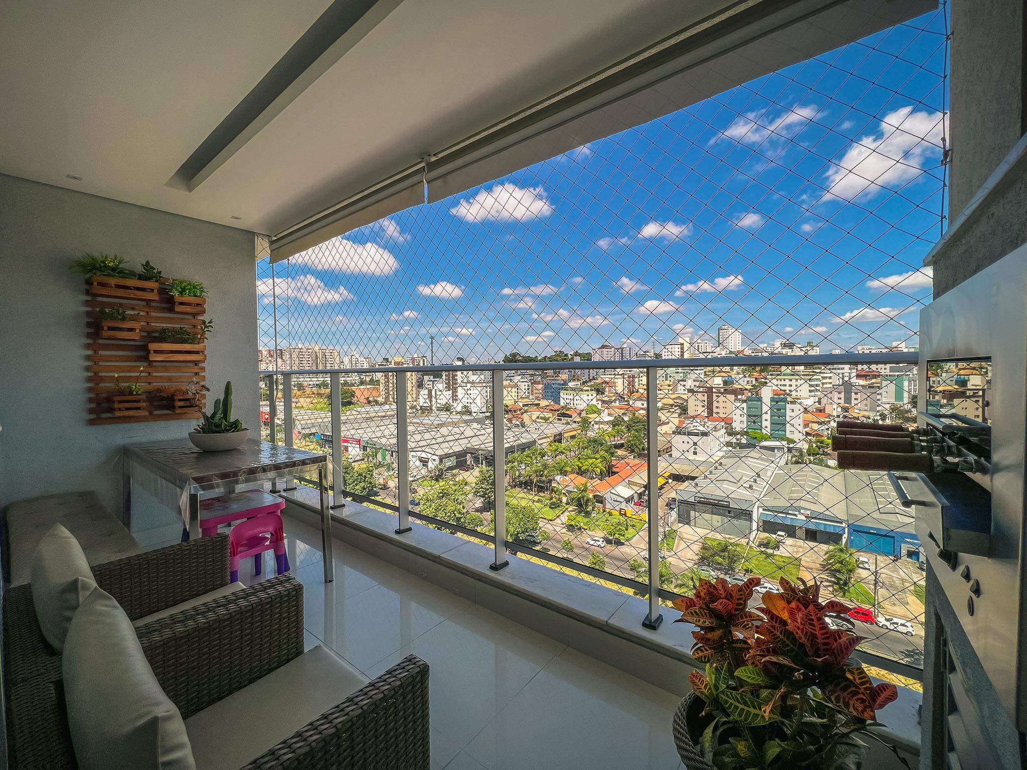 Apartamento à venda com 3 quartos, 90m² - Foto 1