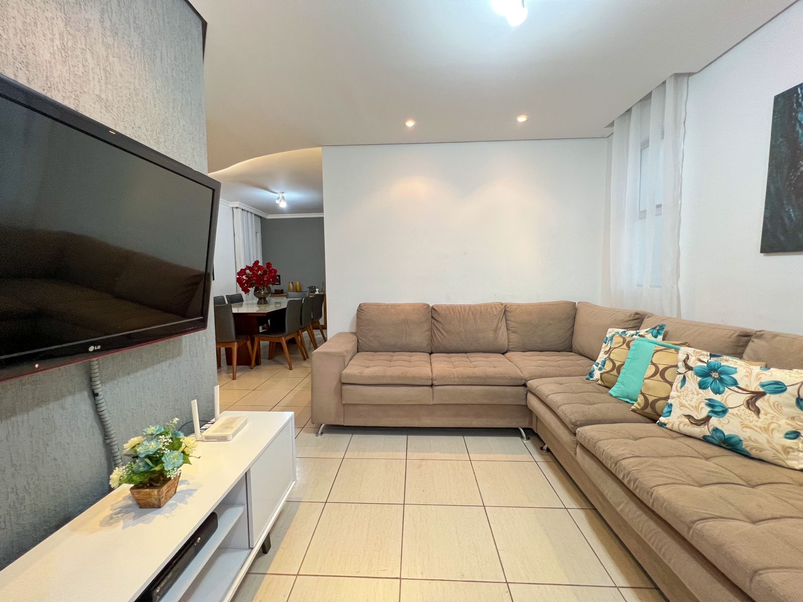 Apartamento à venda com 3 quartos, 84m² - Foto 3