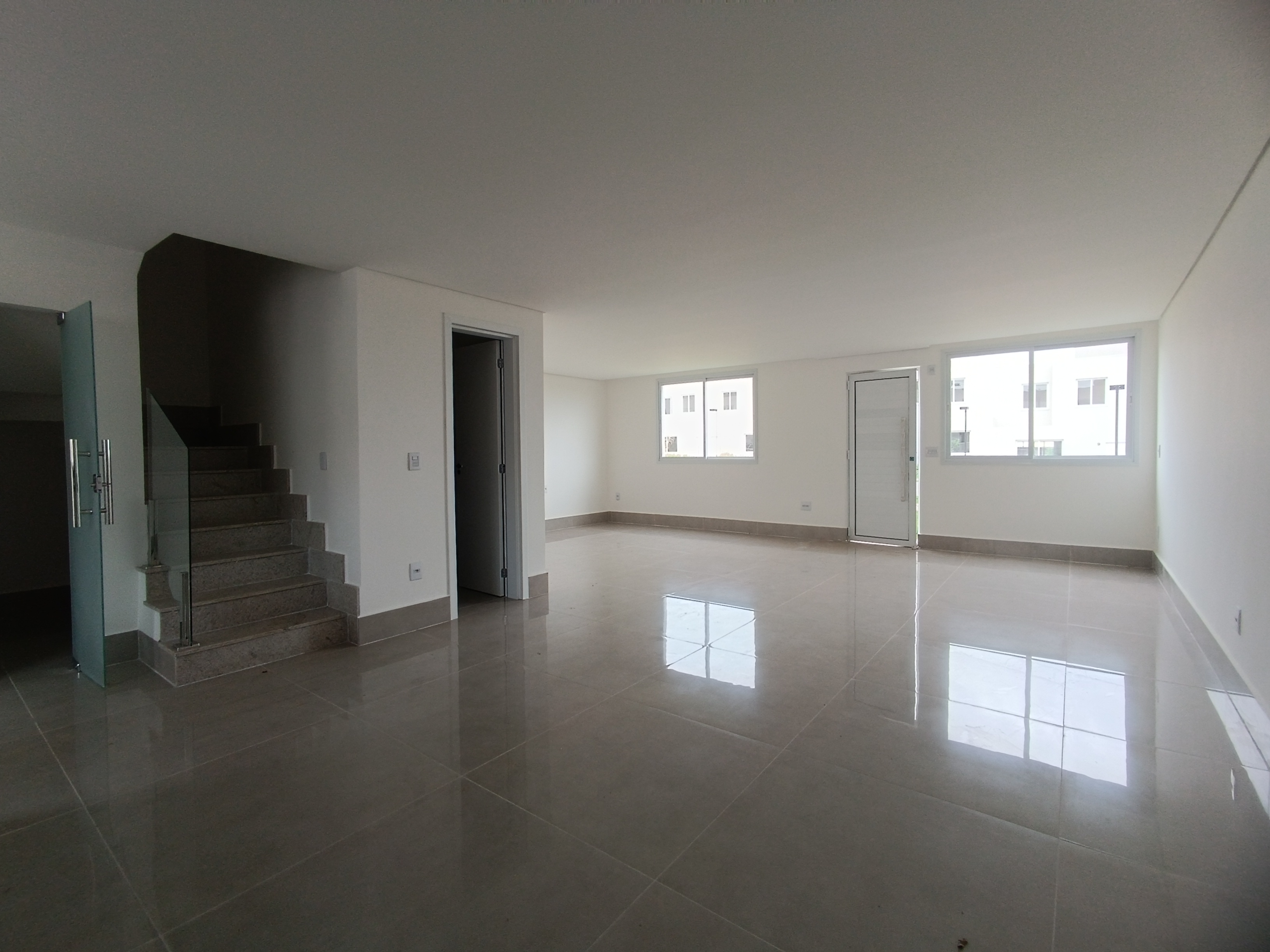 Casa à venda com 3 quartos, 200m² - Foto 3