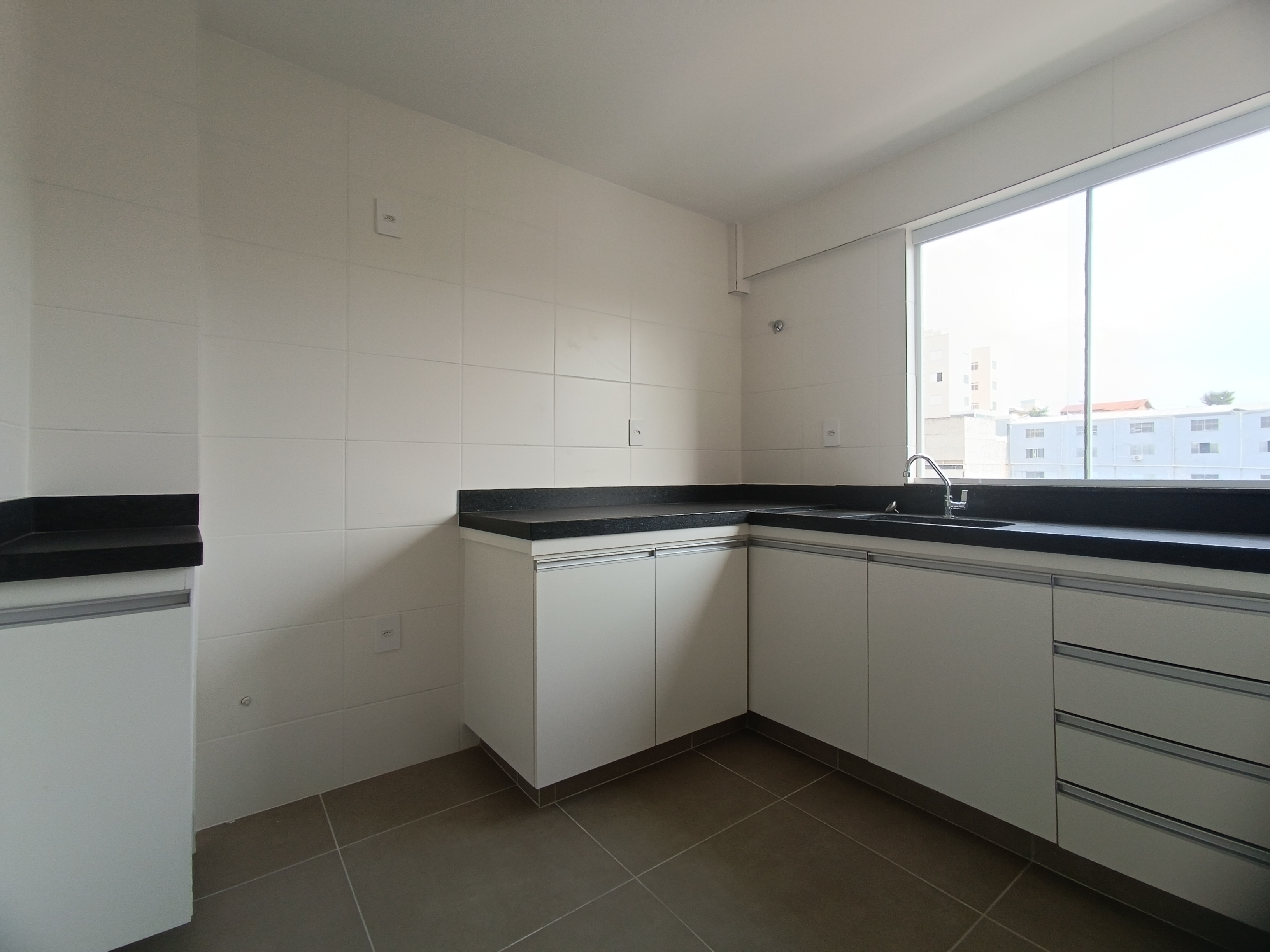 Apartamento à venda com 3 quartos, 141m² - Foto 3