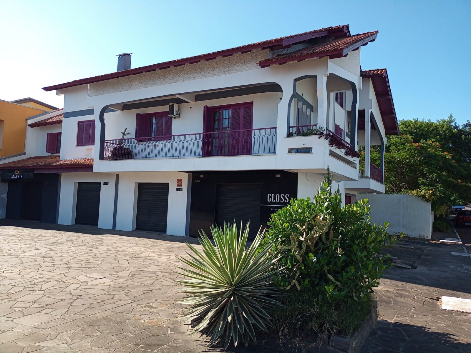 Prédio de Esquina Comercial/residencial