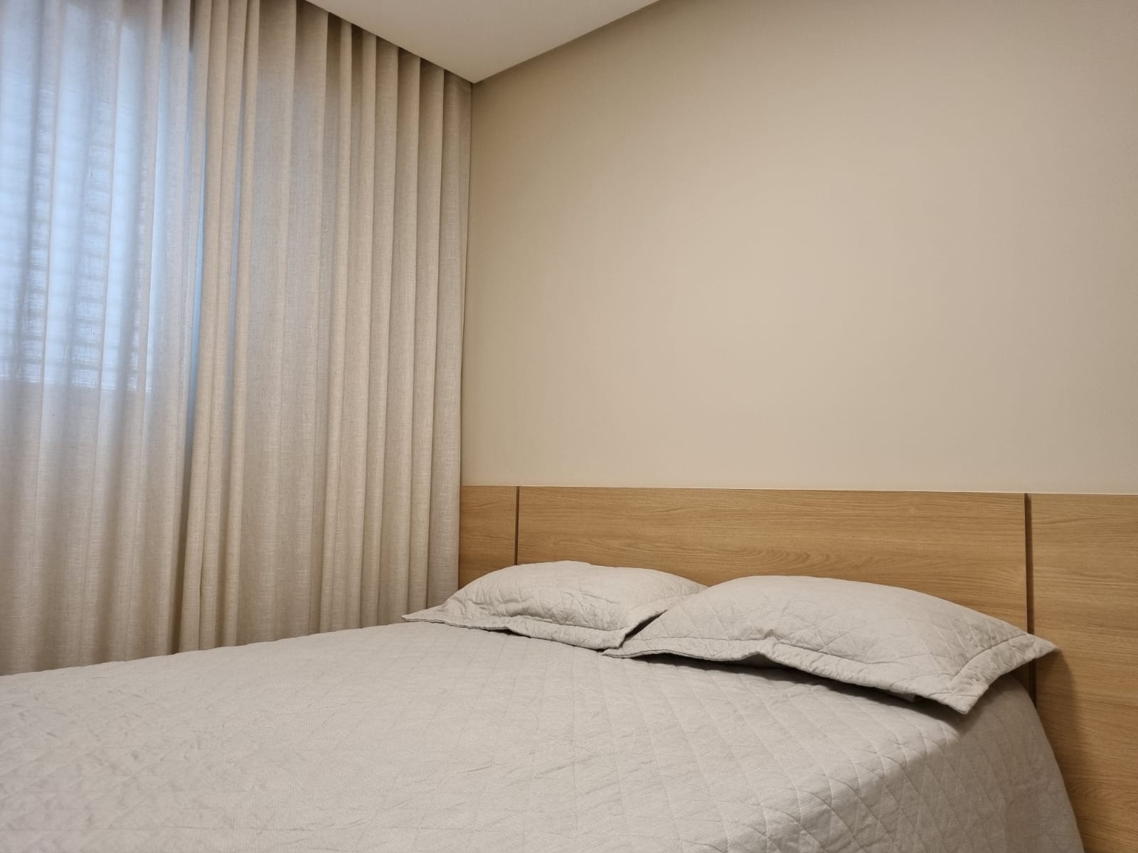  Apartamento com 03 quartos( 2 suítes ) localizado no setor Alto da Glória