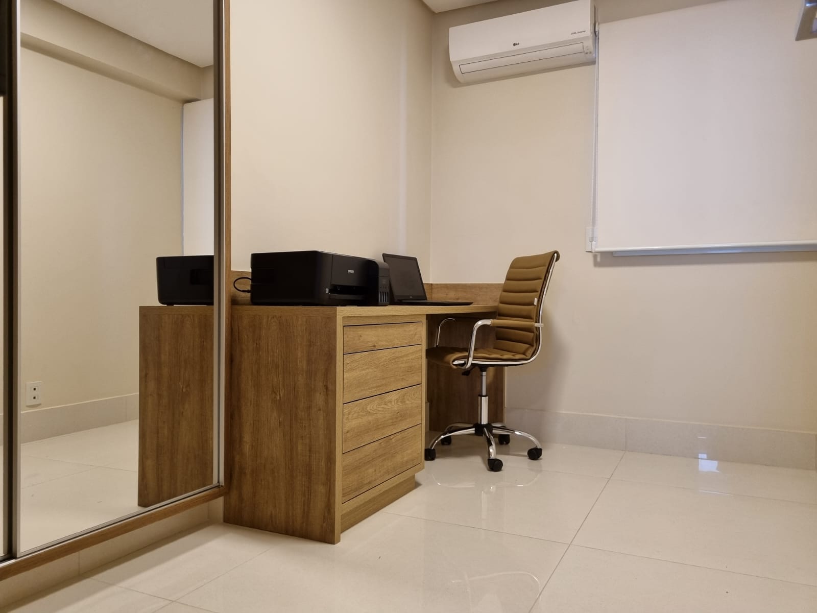  Apartamento com 03 quartos( 2 suítes ) localizado no setor Alto da Glória