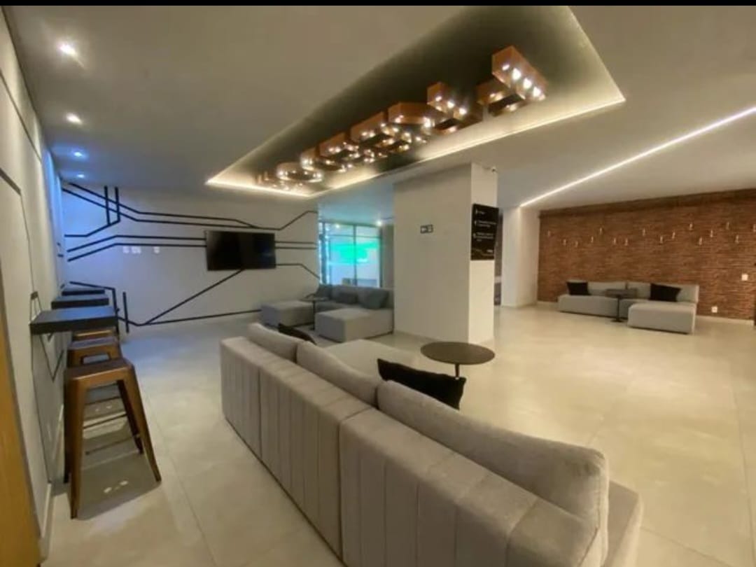 Apartamento 02 quartos, Nascente, todo no porcelanato !