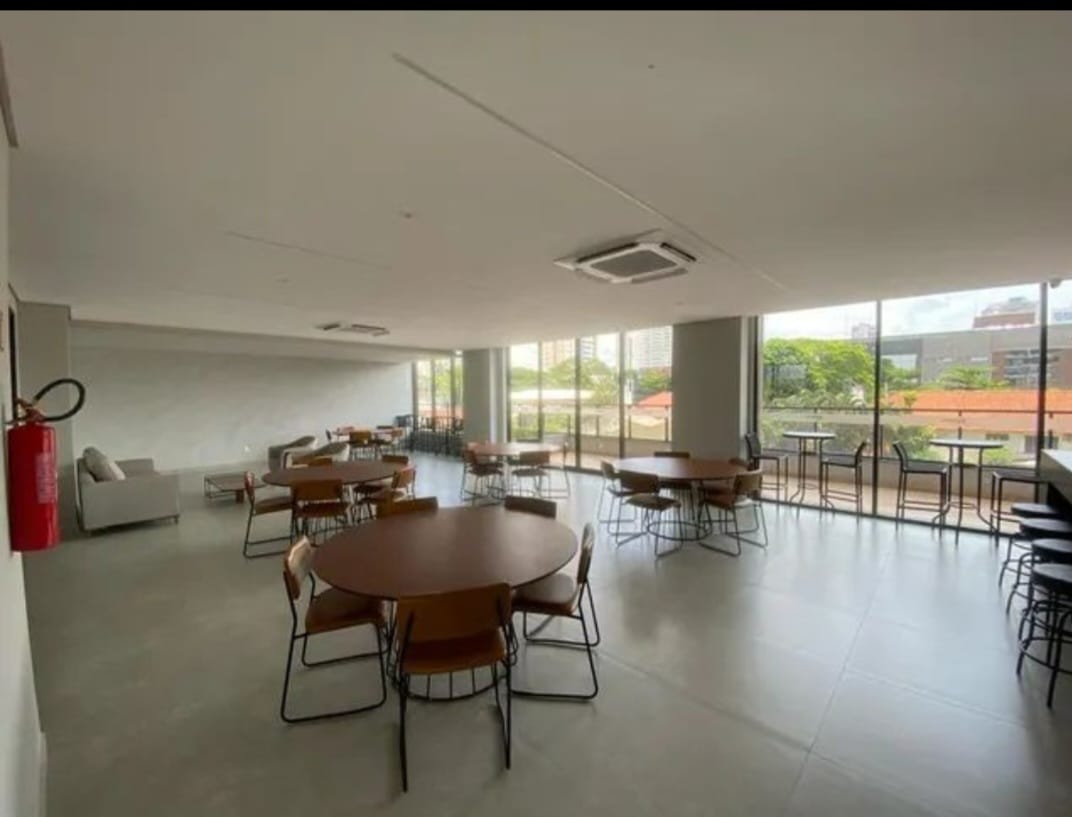 Apartamento 02 quartos, Nascente, todo no porcelanato !