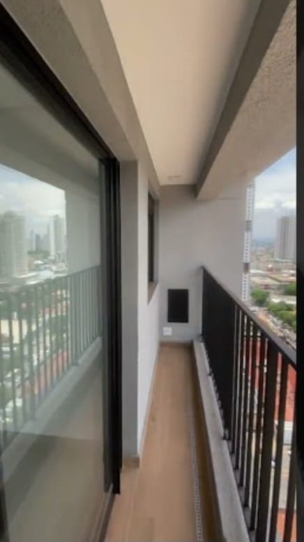 Apartamento 02 quartos, Nascente, todo no porcelanato !