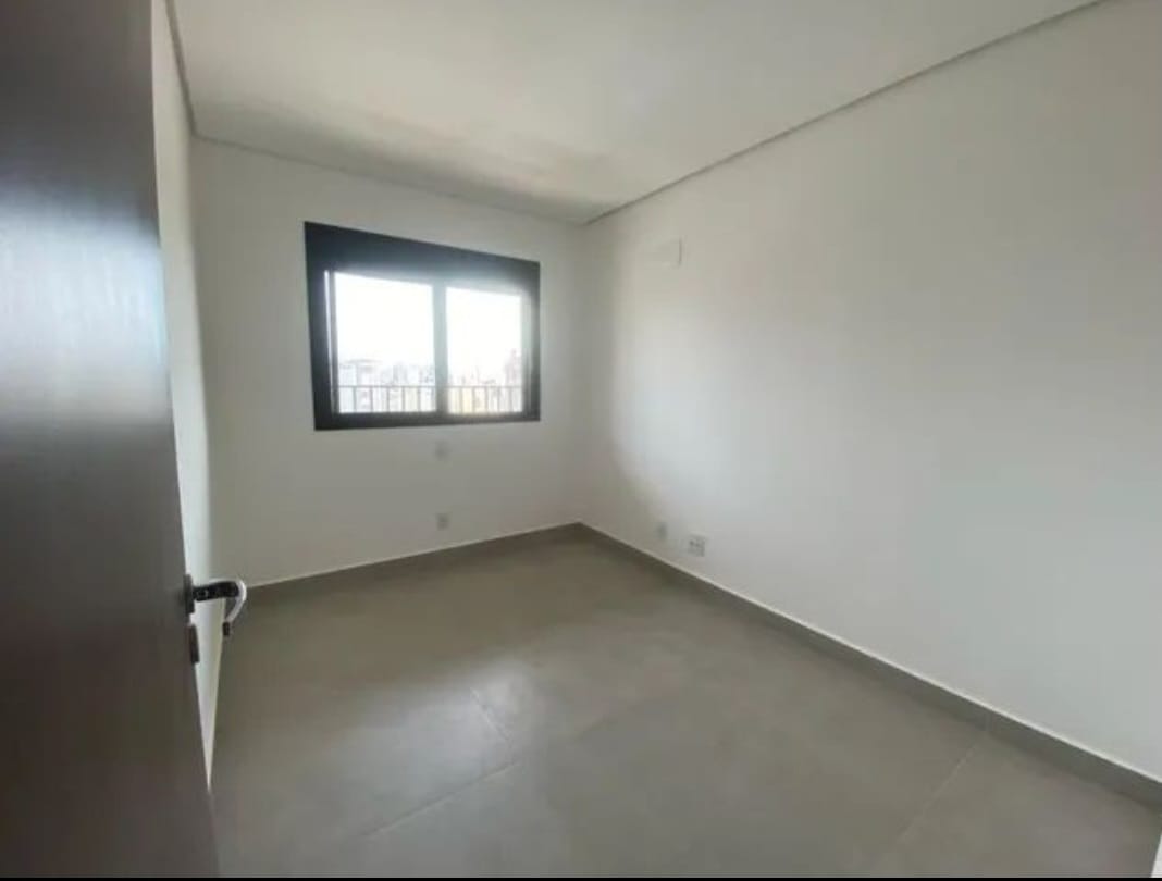 Apartamento 02 quartos, Nascente, todo no porcelanato !
