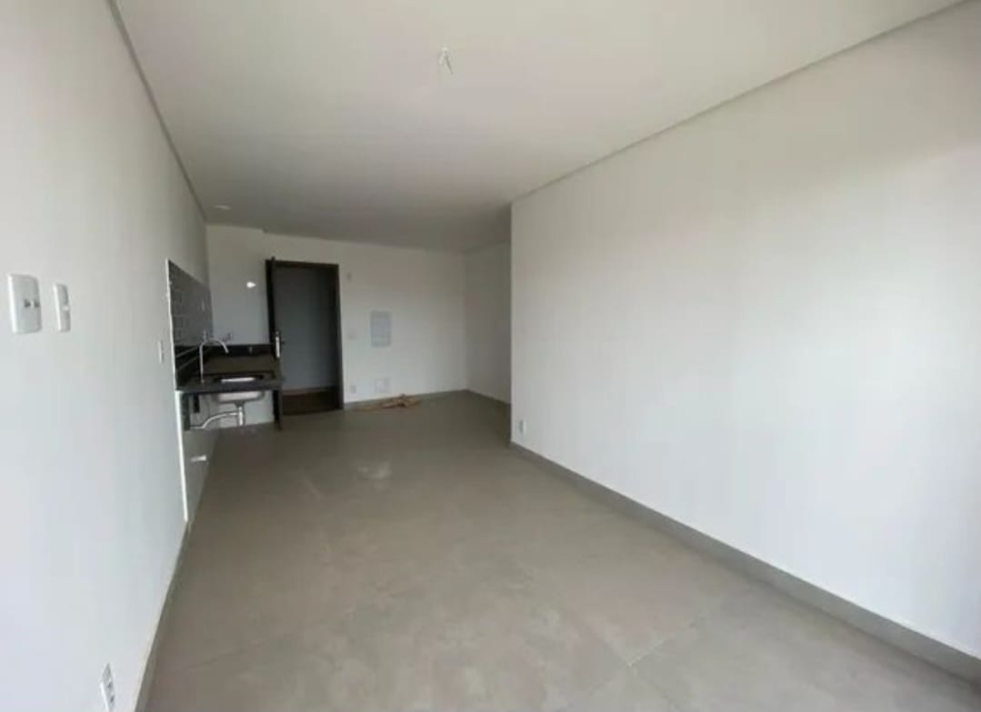 Apartamento 02 quartos, Nascente, todo no porcelanato !