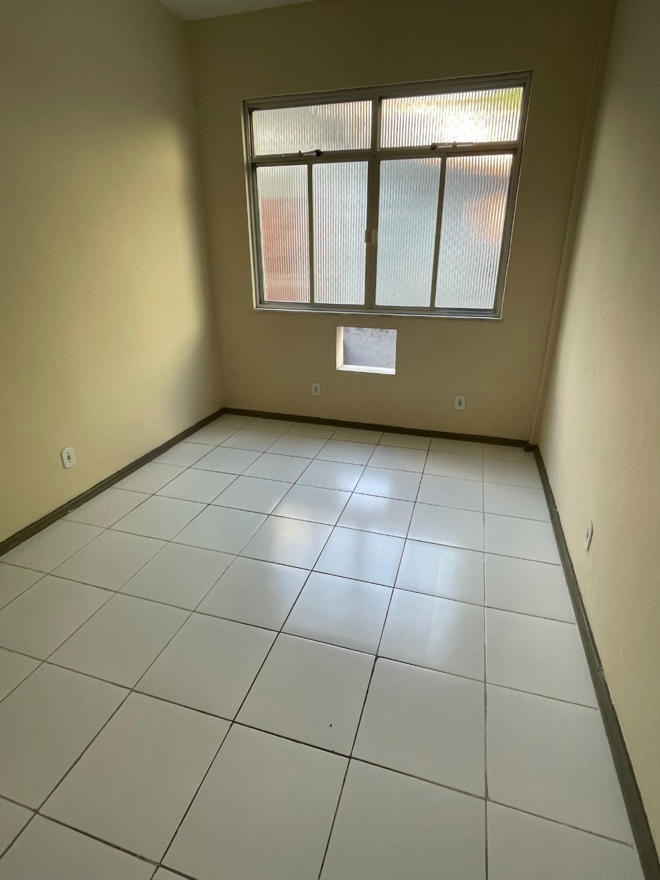 DANIEL DIAS CORRETOR CRECI/RJ Nº 69.332 - VENDO - APARTAMENTO - RUA CAMBAUBA Nº 1.636 - JARDIM GUANABARA - ILHA DO GOVERNADOR/RJ.