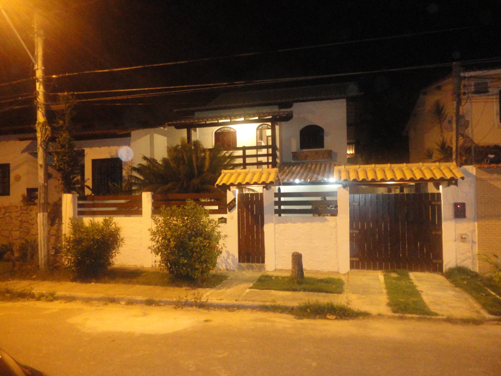 DANIEL DIAS CORRETOR CRECI/RJ Nº 69.332 - VENDE OU ALUGA - CASA DUPLEX - RUA TROVADOR JOSÉ NEAGLE - MARAZUL - PIRATININGA - NITERÓI/RJ.